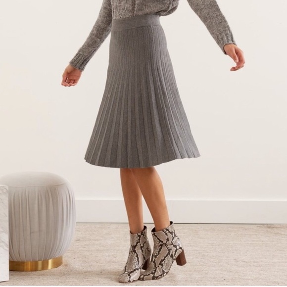 Modern Citizen Pleated Pull On Knit Skirt - Picture 1 of 7